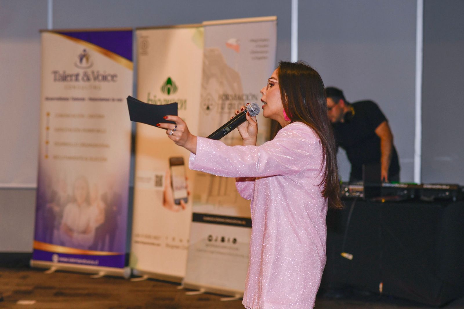 Cherie Alderete como host del evento anual de Academia de Abogada Digital