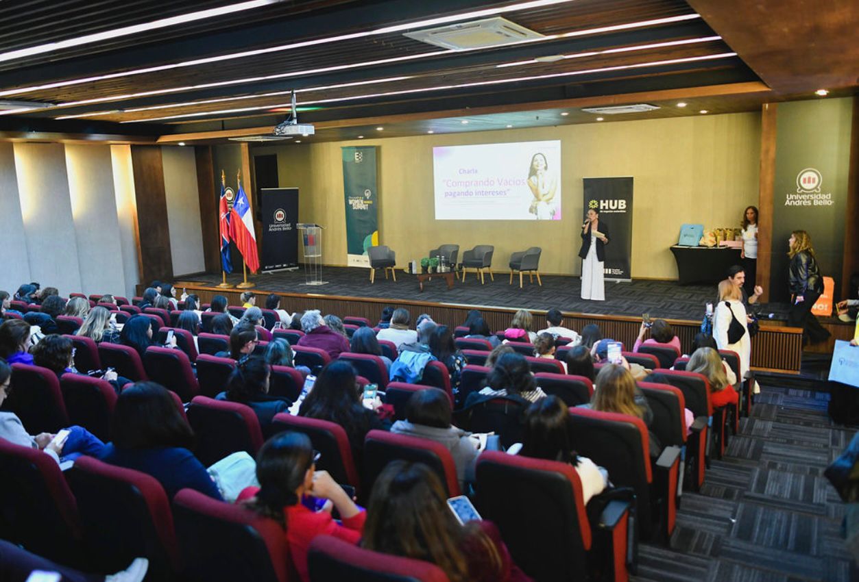Cherie Alderete en Woman Business Summit, Universidad Andrés Bello